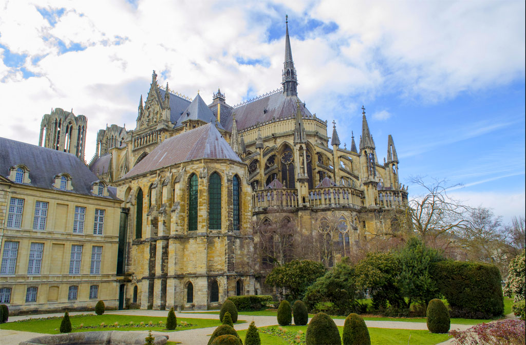 Arrière de la cathédrale de Reims
