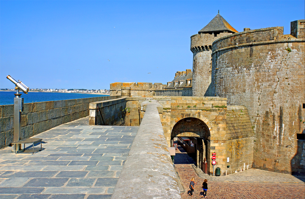 Remparts et tours de Saint Malo